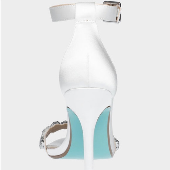 ERIN IVORY | Bridal Heel - Picture 3 of 5